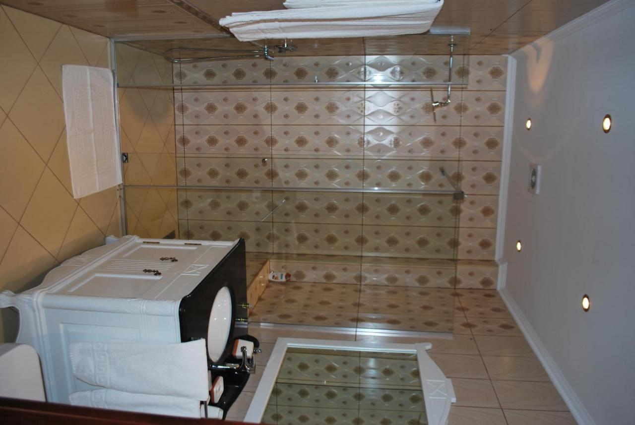 Hotel Vila Sigal Korce Bagian luar foto