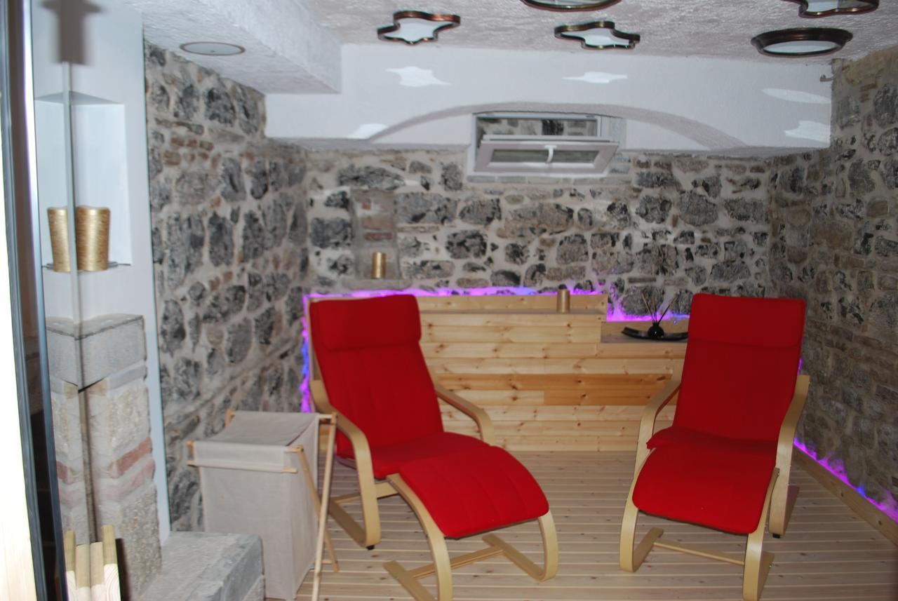 Hotel Vila Sigal Korce Bagian luar foto