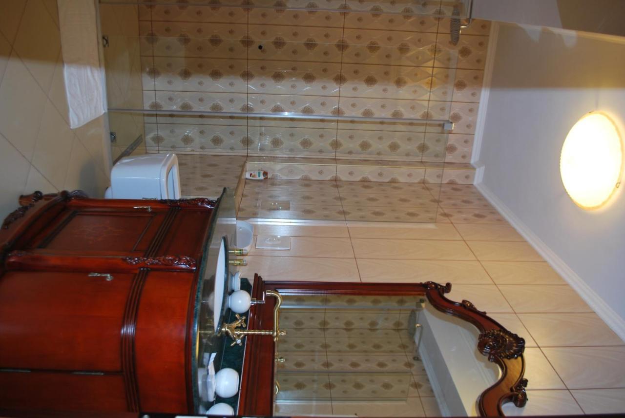 Hotel Vila Sigal Korce Bagian luar foto